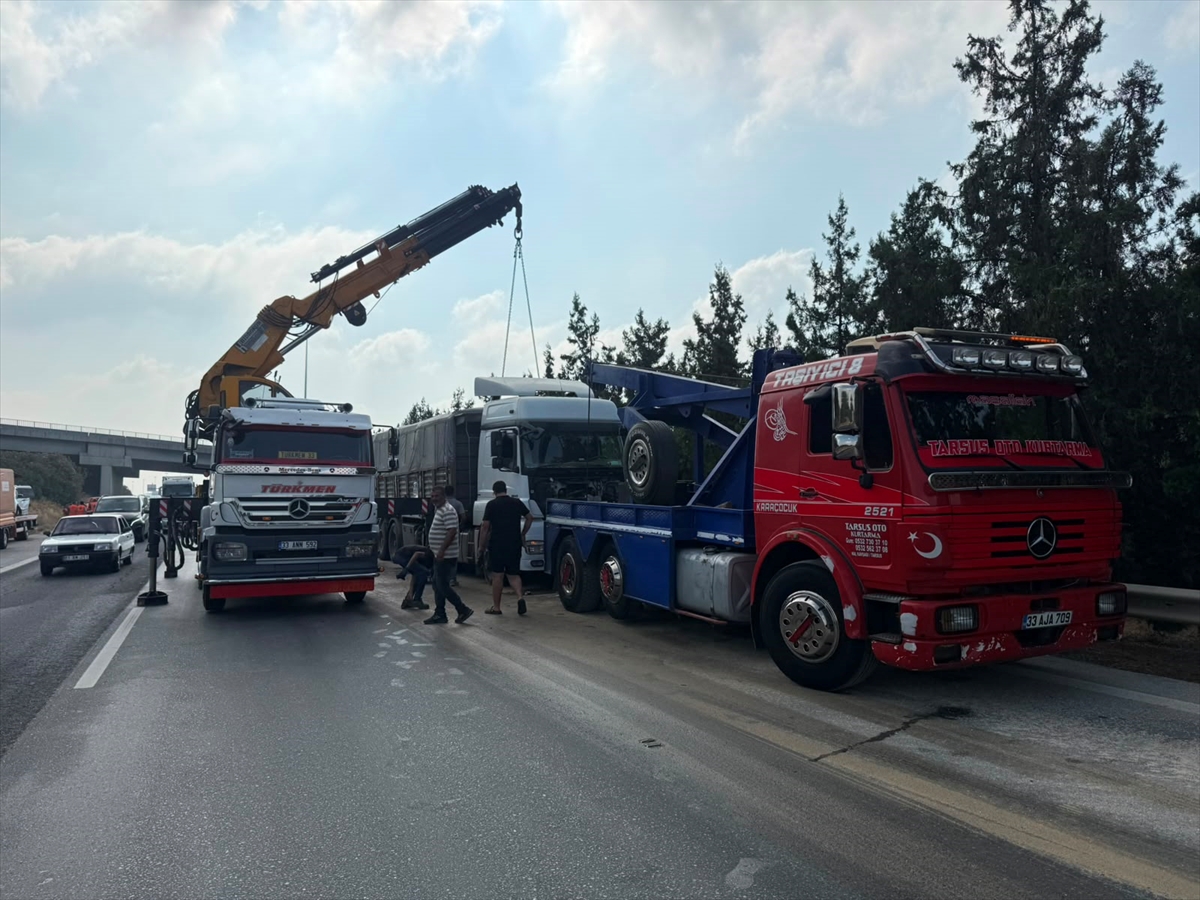 Mersin Tarsus'ta tır kazası: 2 kişi öldü, 2 kişi yaralandı