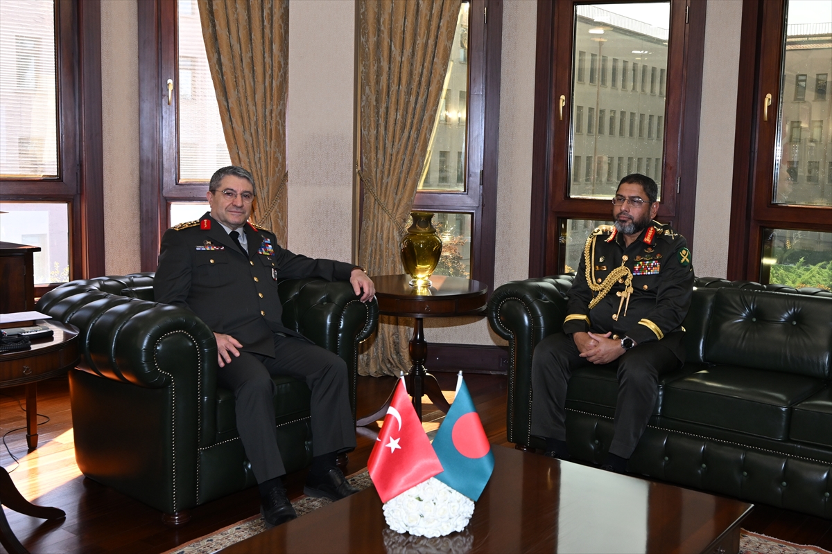 Genelkurmay Başkanı Bayraktaroğlu: Bangladeşli Komutanı Kabul Etti