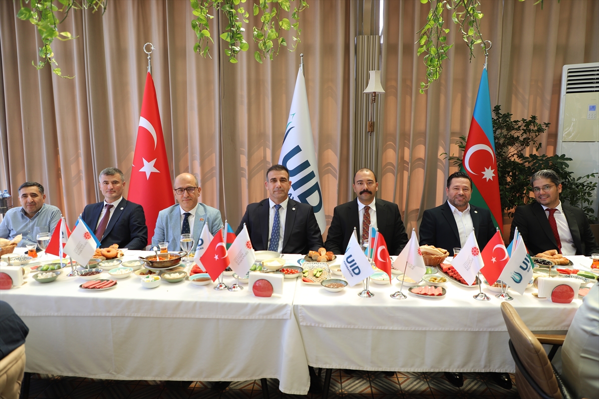 UID Azerbaycan: Gazetecilerle Bakü'de kahvaltıda buluşuldu