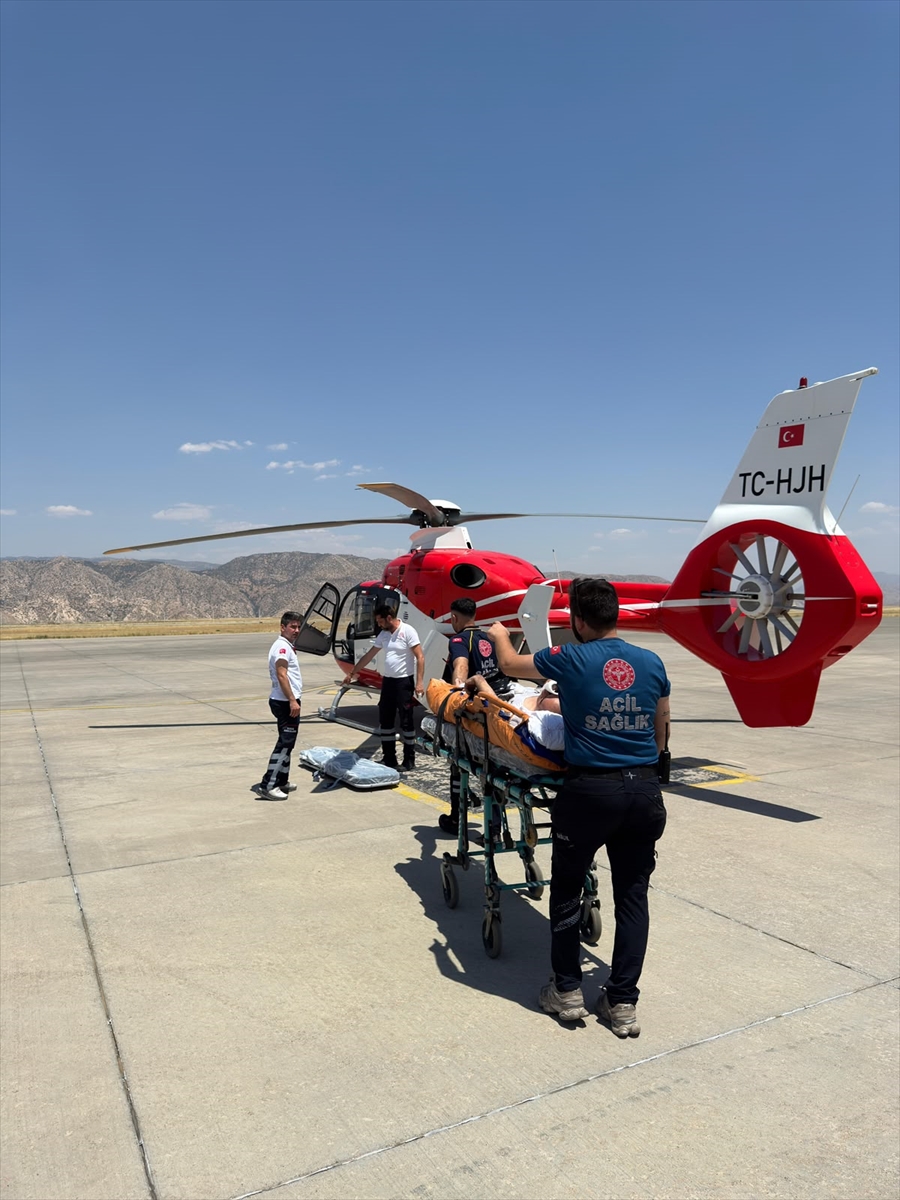Şırnak'tan Şanlıurfa'ya ambulans helikopterle hasta sevki