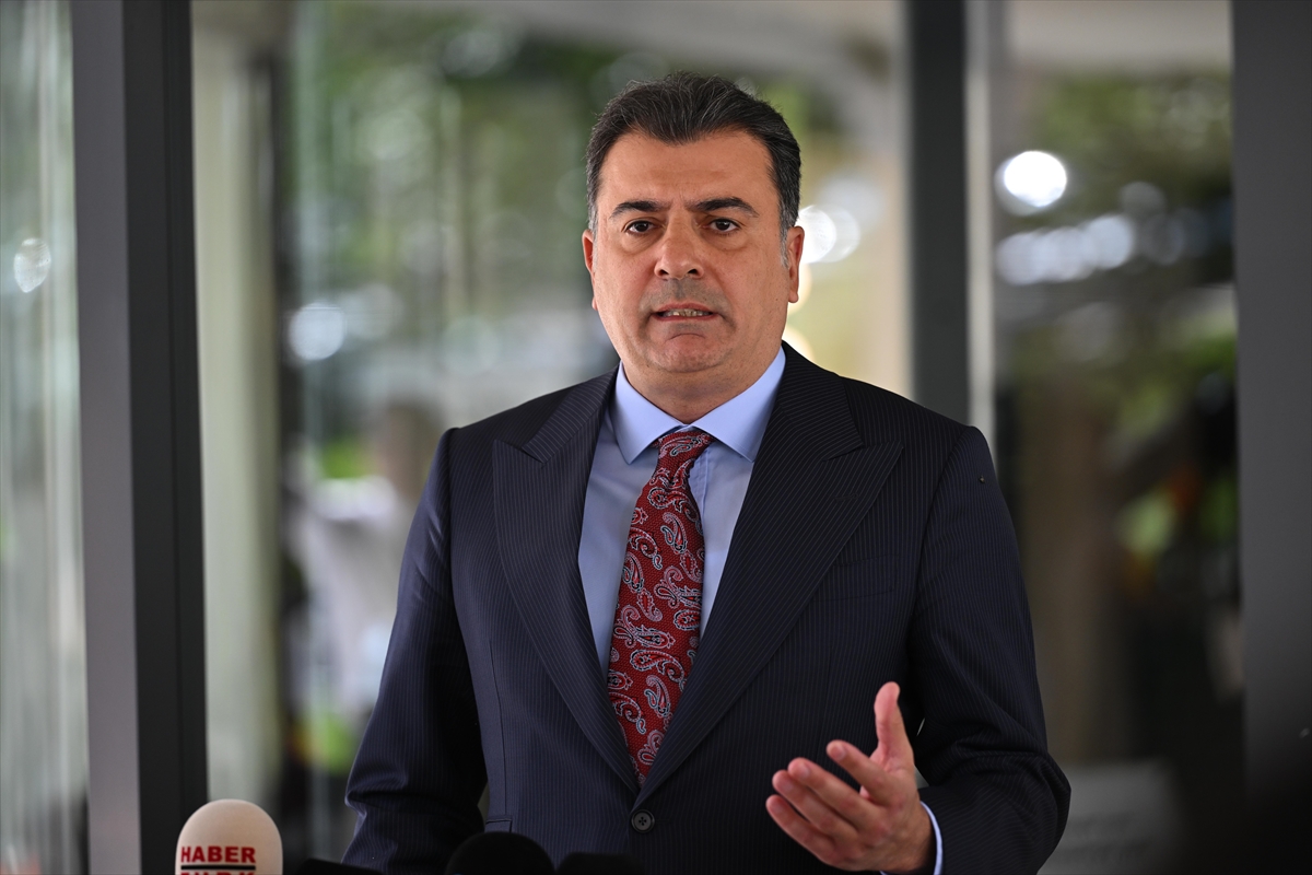 CHP'li Emre: Yeni parti başvurusu birkaç güne yapılacak