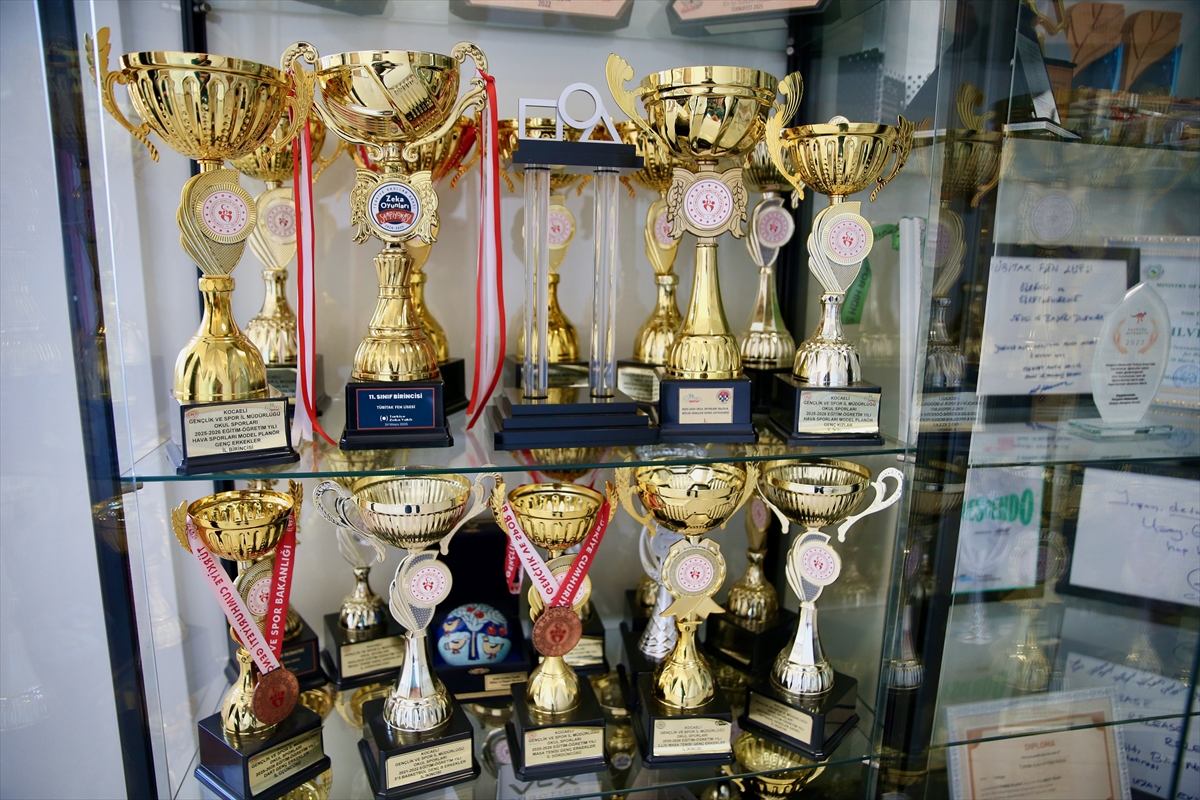 TÜBİTAK Fen Lisesi YKS'de zirvede: 7 öğrenci ilk 100'de yer aldı