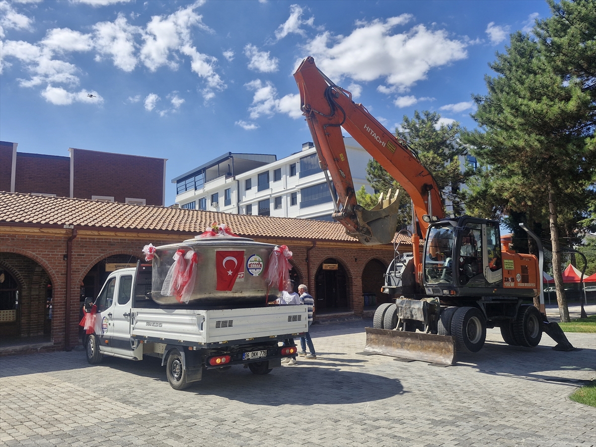 Erbaa Yaprak Festivali: 100 bin dolma için dev kazan kuruldu
