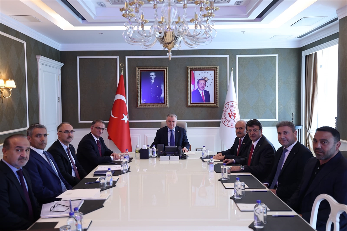 Bakan Osman Aşkın Bak: Van Stadyumu için protokol imzalandı