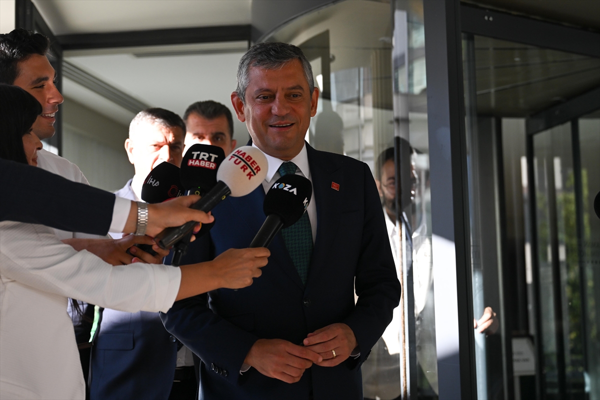 Özgür Özel: Yeni partiye ağustos-eylülde katılacağız