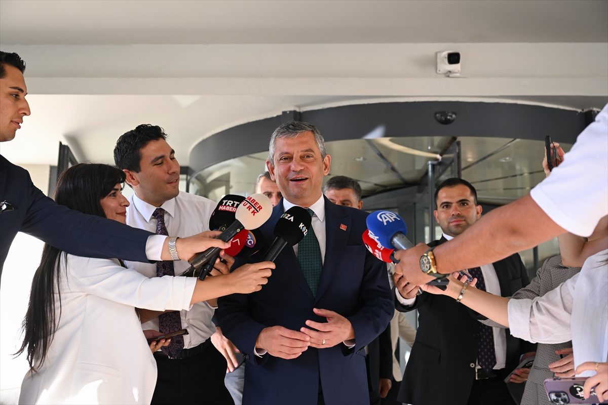 Özgür Özel: Yeni partiye ağustos-eylülde katılacağız