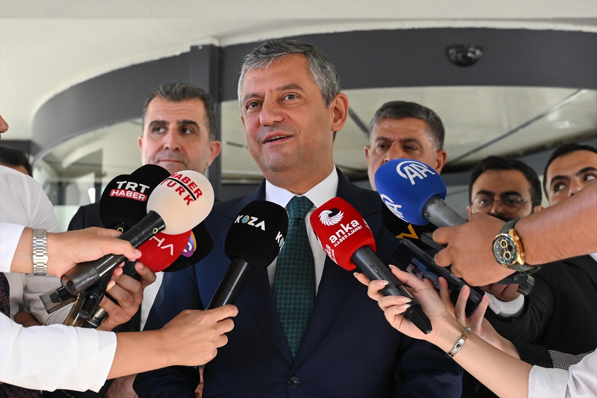 Özgür Özel: Yeni partiye ağustos-eylülde katılacağız