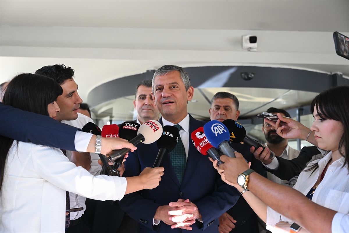 Özgür Özel: Yeni partiye ağustos-eylülde katılacağız