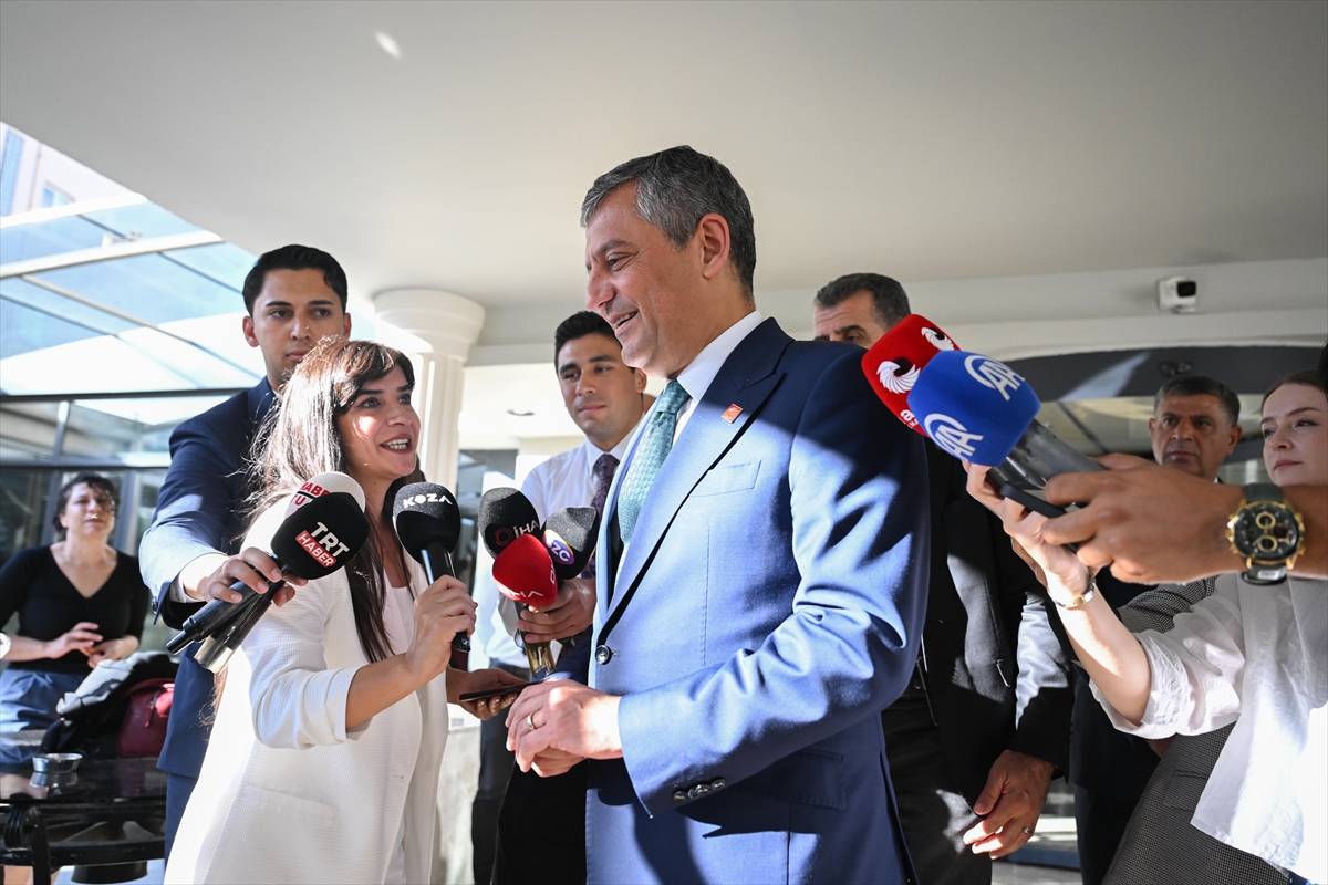 Özgür Özel: Yeni partiye ağustos-eylülde katılacağız