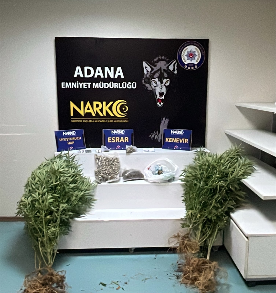 Adana'da uyuşturucu operasyonu: 4 zanlı tutuklandı