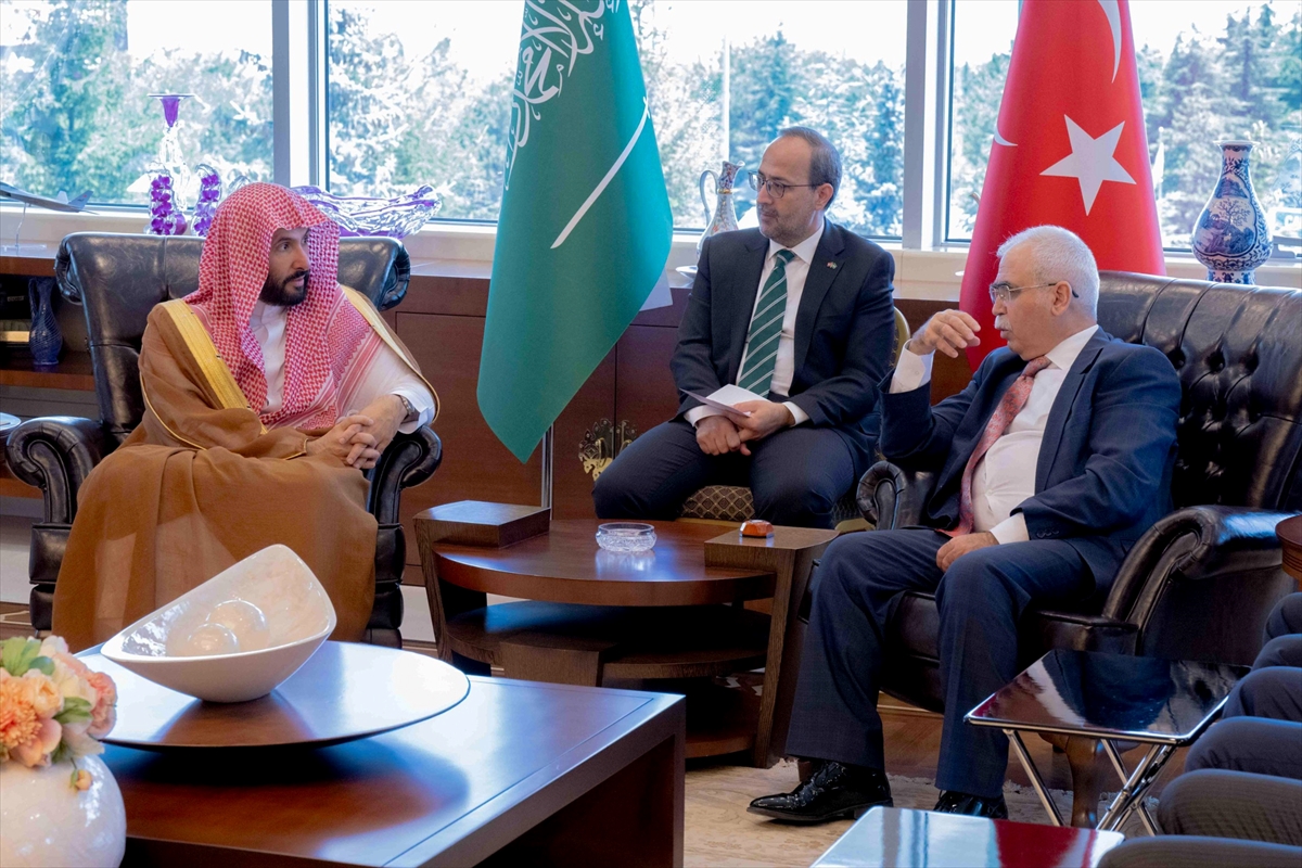 AYM Başkanı Özkaya: Suudi Bakan ile yargı işbirliği ele alındı