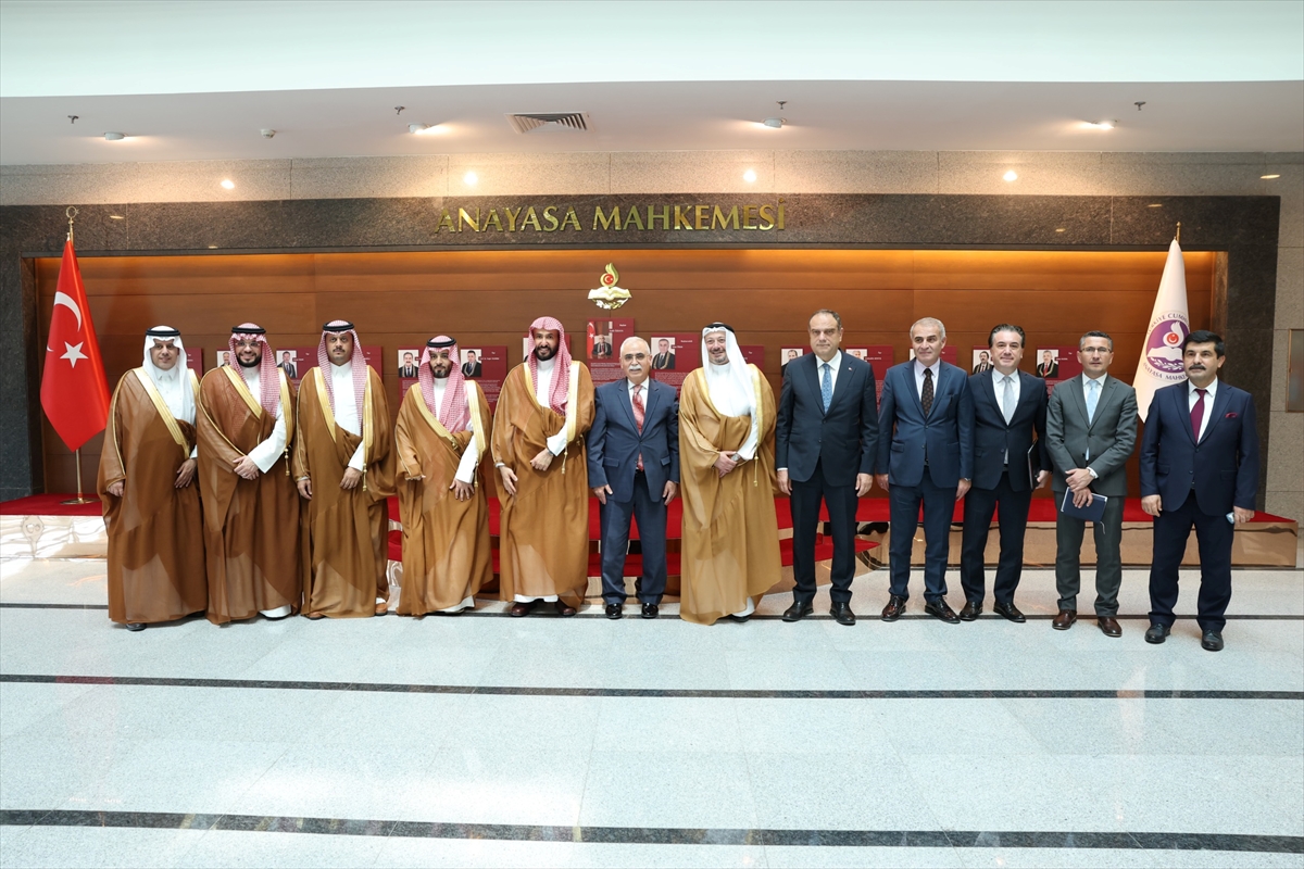 AYM Başkanı Özkaya: Suudi Bakan ile yargı işbirliği ele alındı