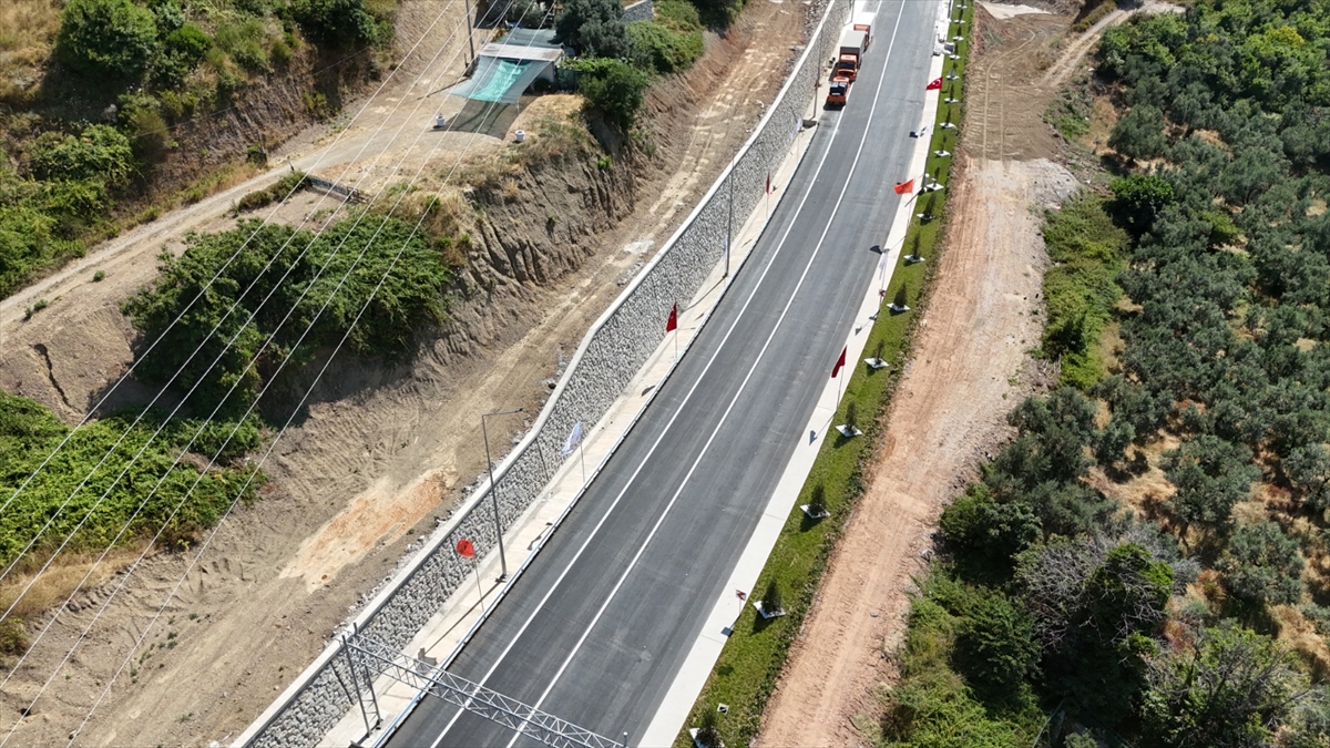 Bakan Uraloğlu: Yalova-Armutlu yolu yarın açılıyor, süre yarıya inecek