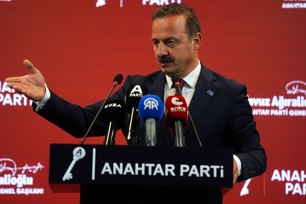 Yavuz Ağıralioğlu: 50+1 sistemi değişmeli, işçilere eşit ücret
