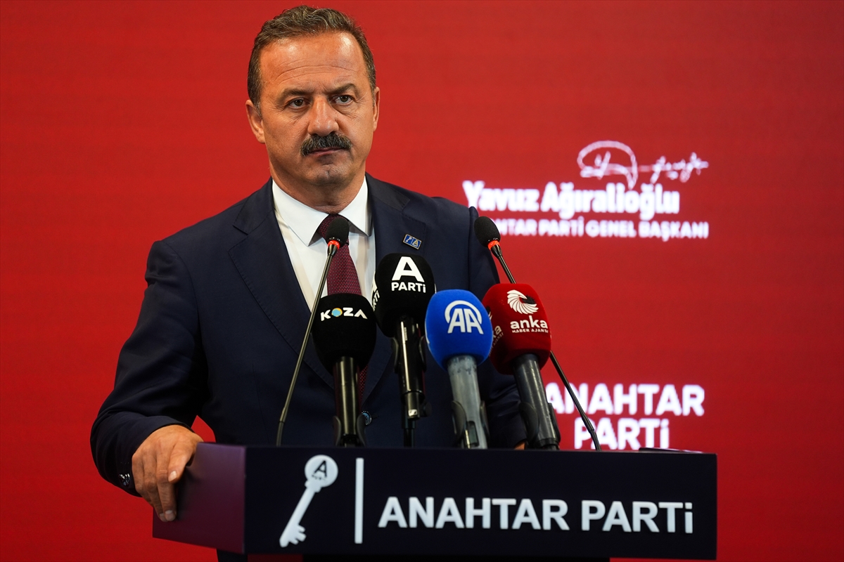 Yavuz Ağıralioğlu: 50+1 sistemi değişmeli, işçilere eşit ücret