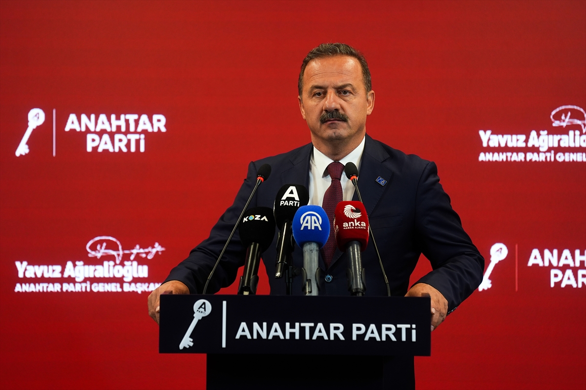 Yavuz Ağıralioğlu: 50+1 sistemi değişmeli, işçilere eşit ücret