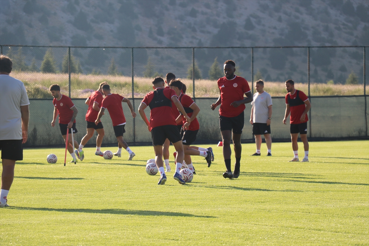 Bülent Korkmaz: Antalyaspor'un tek hedefi Süper Lig