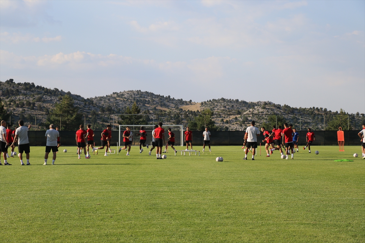 Bülent Korkmaz: Antalyaspor'un tek hedefi Süper Lig