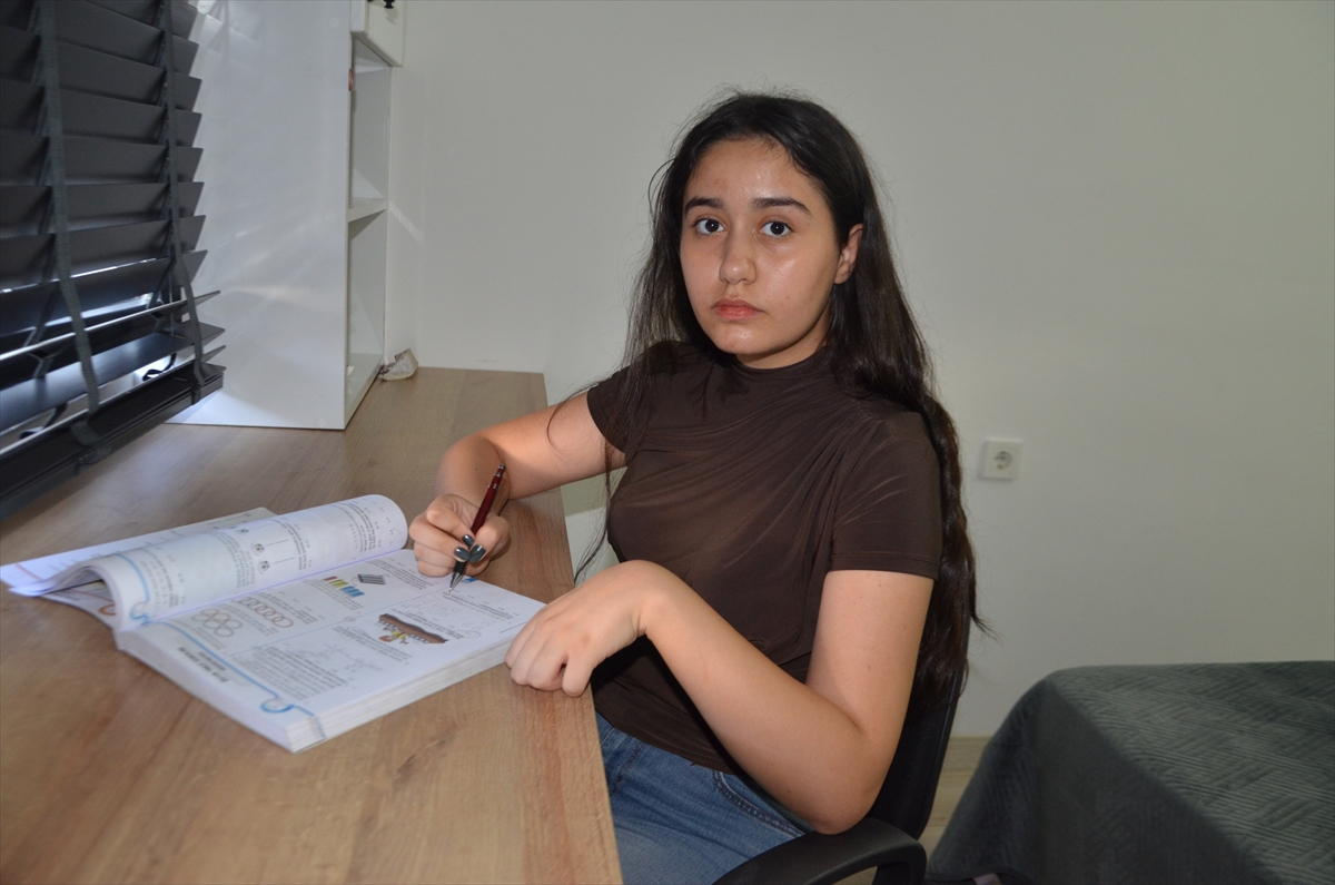 Hivda Tanyeri: LGS'de 500 tam puanla hayalindeki liseyi tercih etti