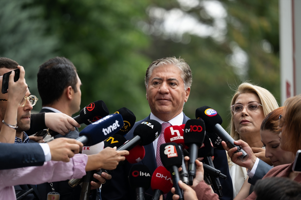 Murat Emir: Yeni Parti'nin kuruluş dilekçesi İçişleri'ne teslim edildi