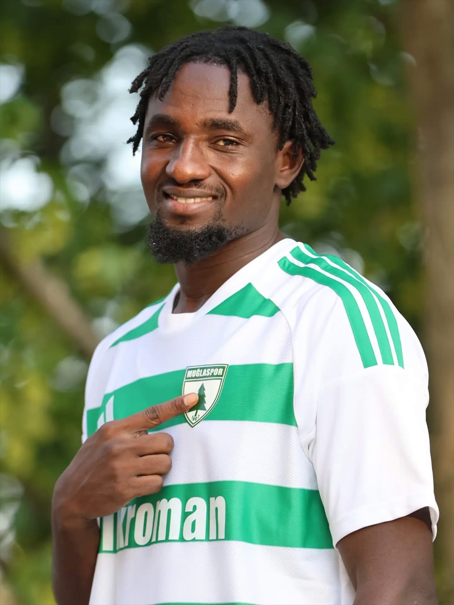 Muğlaspor: Malili sağ kanat Mamady Diarra ile sözleşme imzalandı