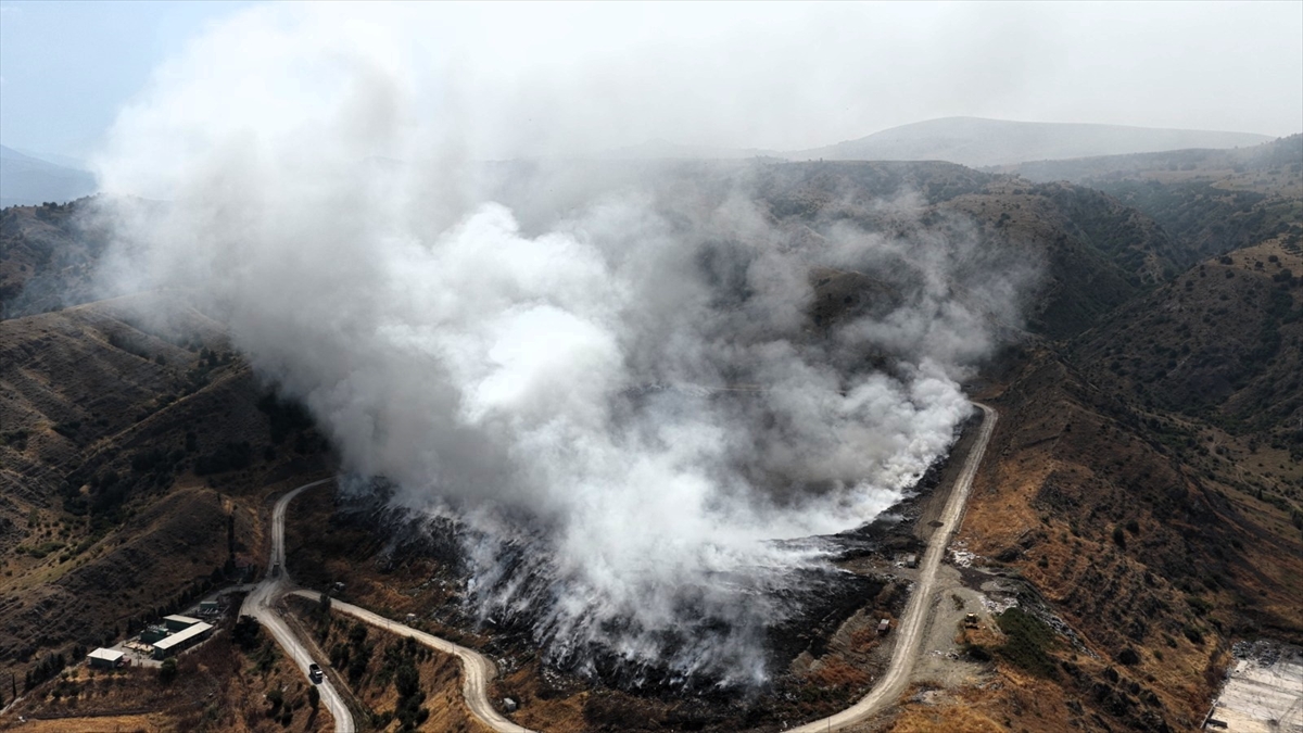 Başkan Sevindi: Amasya'daki çöplük yangını soğutuluyor
