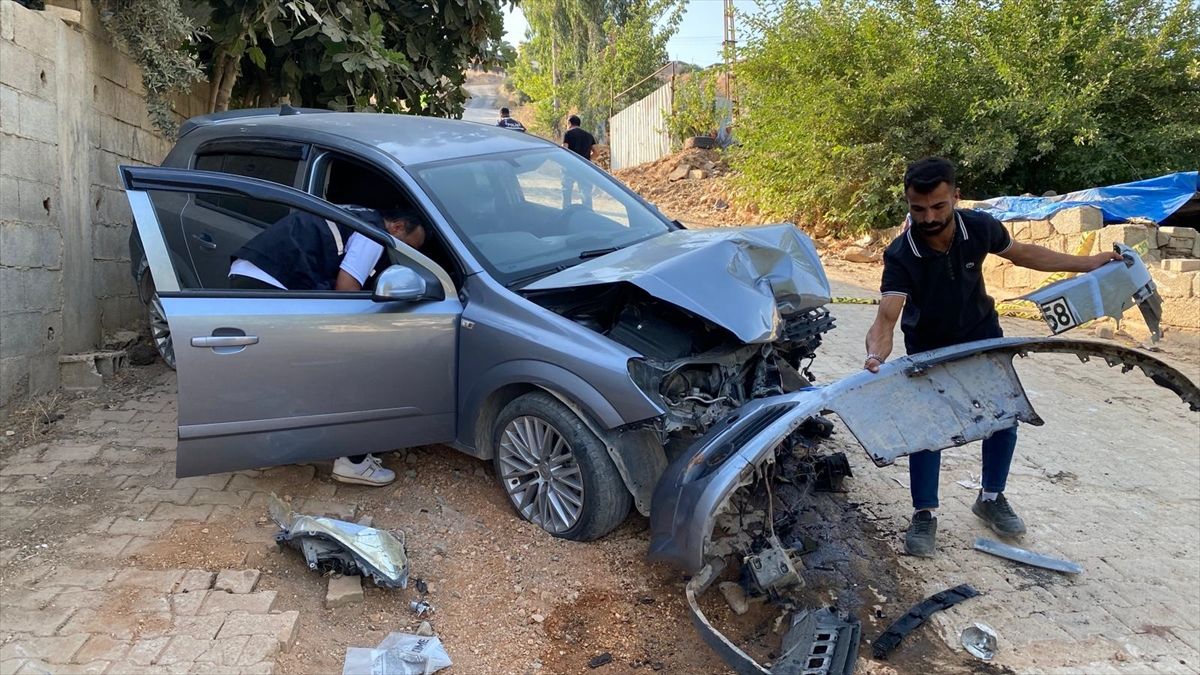 Hatay'da kaza: İş makinesine çarpan sürücü yaşamını yitirdi