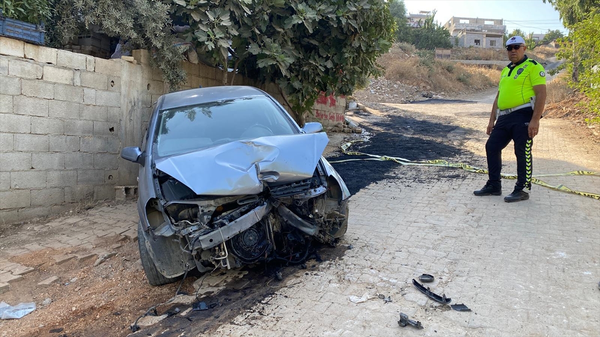 Hatay'da kaza: İş makinesine çarpan sürücü yaşamını yitirdi