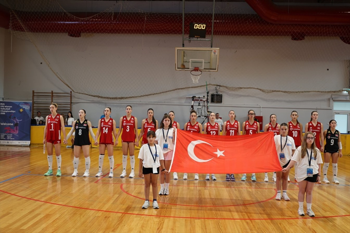 16 Yaş Altı Kadınlar Voleybol: Milli Takım Sırbistan'ı mağlup etti