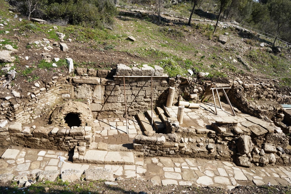 Bakan Ersoy: Aspendos'ta 2 bin yıllık Tiyatro Caddesi gün yüzüne çıktı