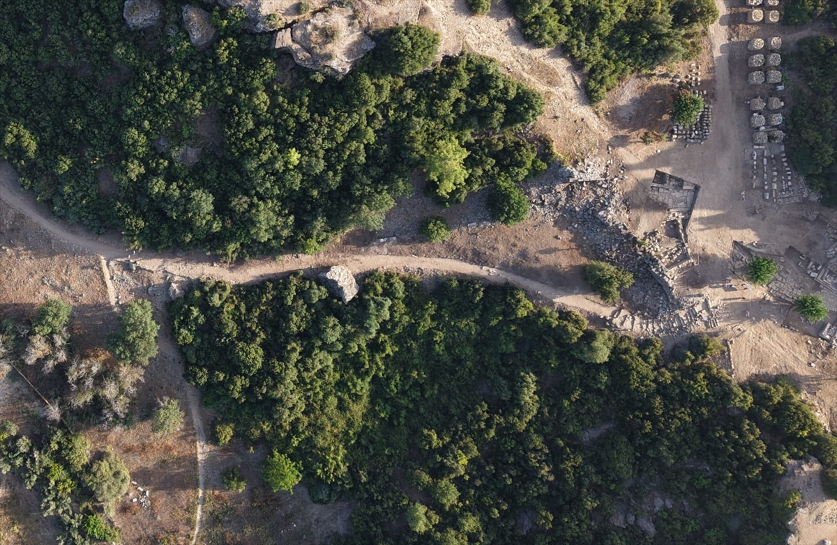 Bakan Ersoy: Aspendos'ta 2 bin yıllık Tiyatro Caddesi gün yüzüne çıktı