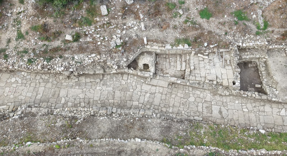 Bakan Ersoy: Aspendos'ta 2 bin yıllık Tiyatro Caddesi gün yüzüne çıktı