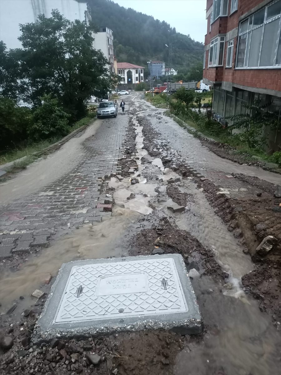 Kastamonu Doğanyurt'ta şiddetli sağanak: Sel baskınları