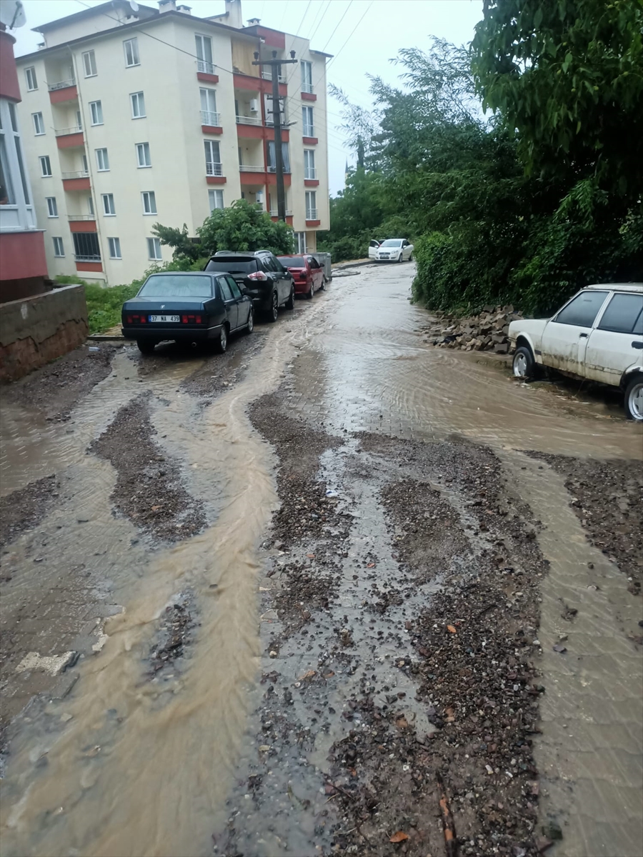 Kastamonu Doğanyurt'ta şiddetli sağanak: Sel baskınları