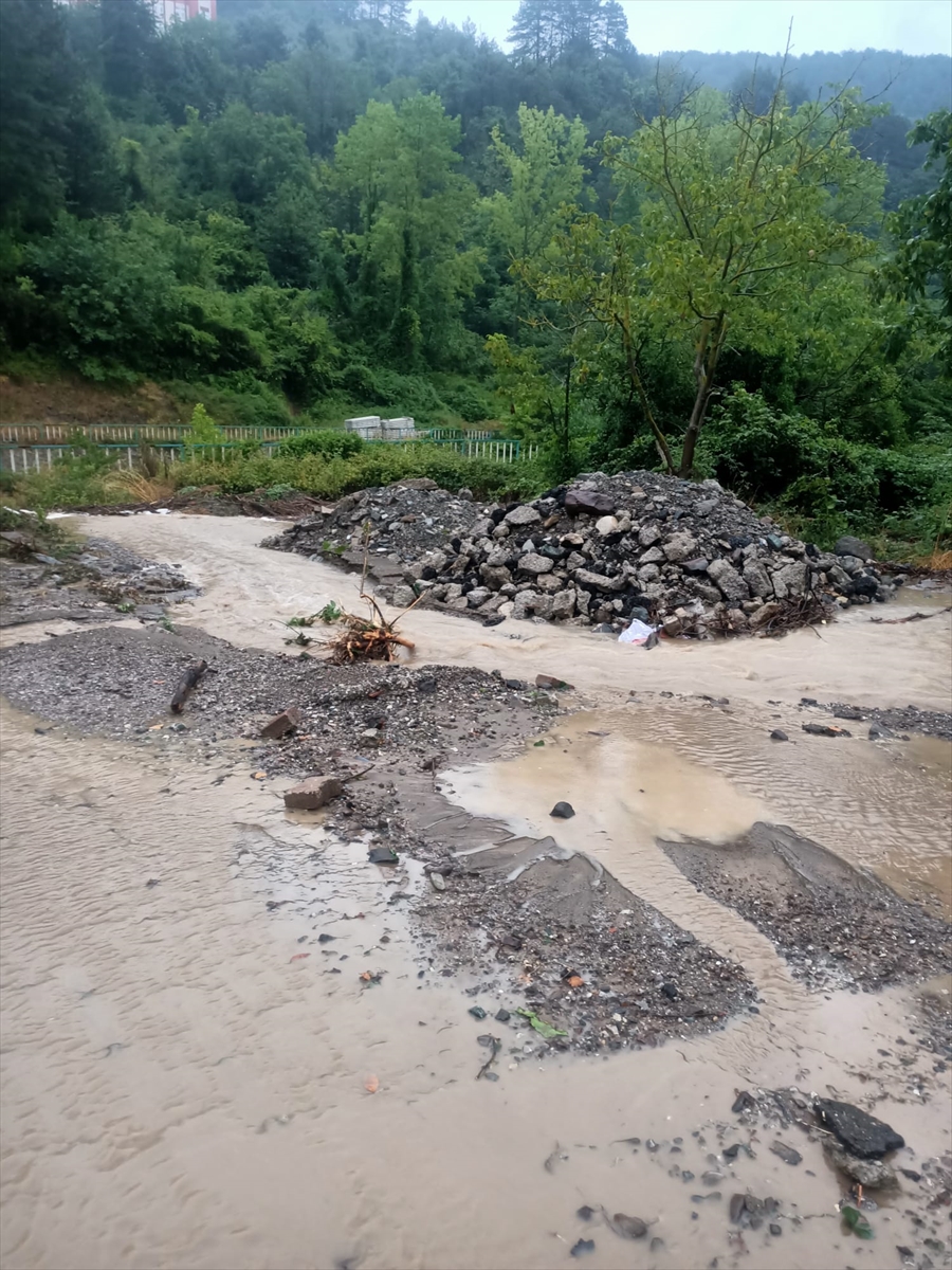 Kastamonu Doğanyurt'ta şiddetli sağanak: Sel baskınları