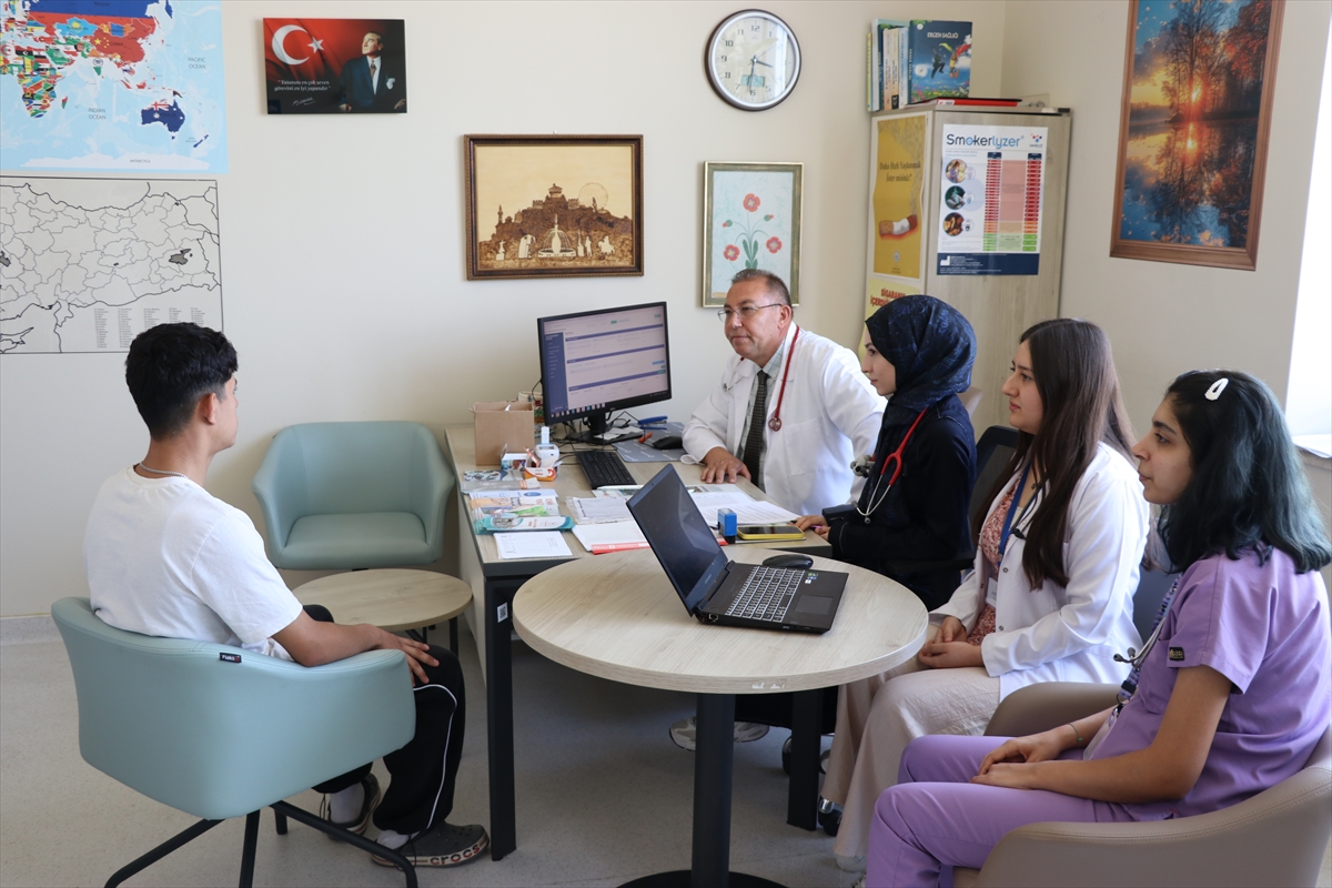 Kütahya'da tütün bağımlılığıyla mücadelede 12-18 yaş grubuna özel poliklinik desteği veriliyor