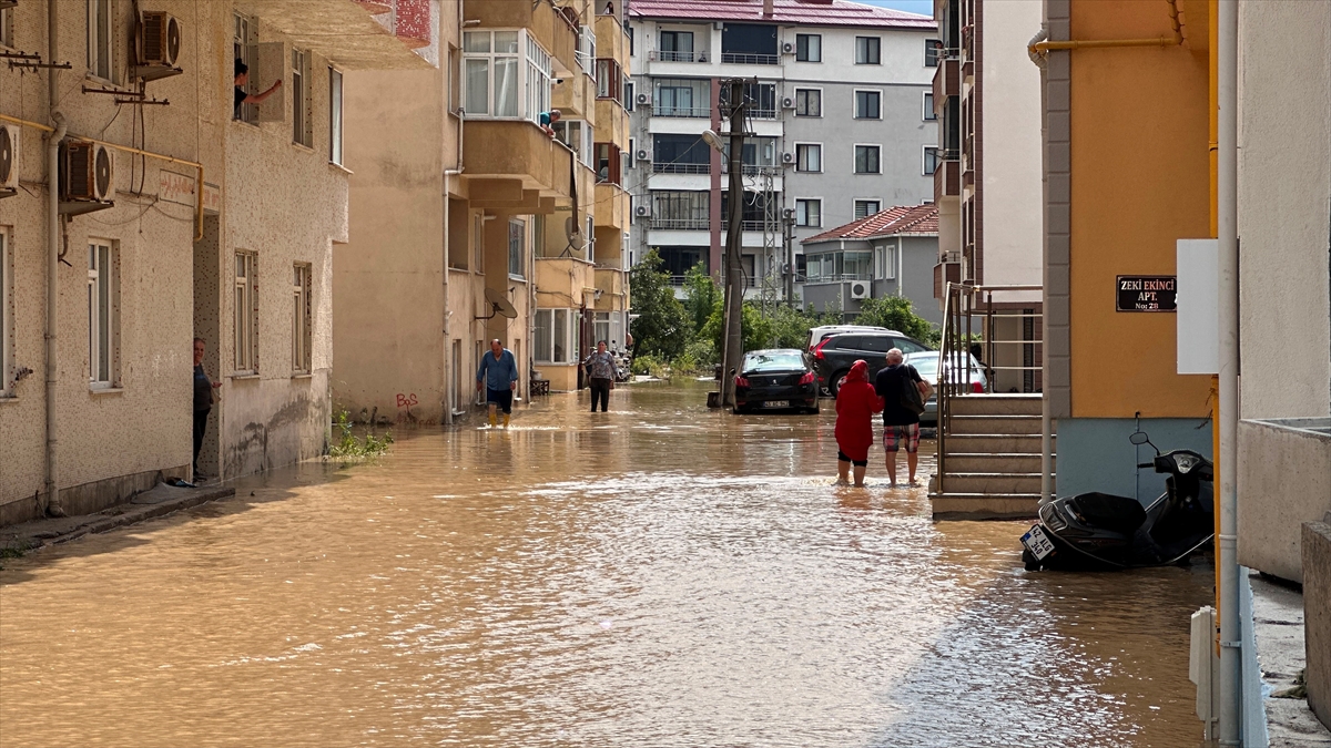 Kastamonu Cide'de su baskını: Tahliyeler başladı, temizlik sürüyor