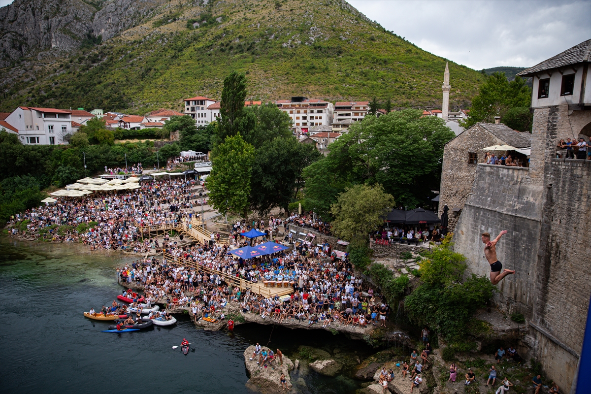 Mostar Köprüsü'nde 460. Geleneksel Atlayışlar Yapıldı
