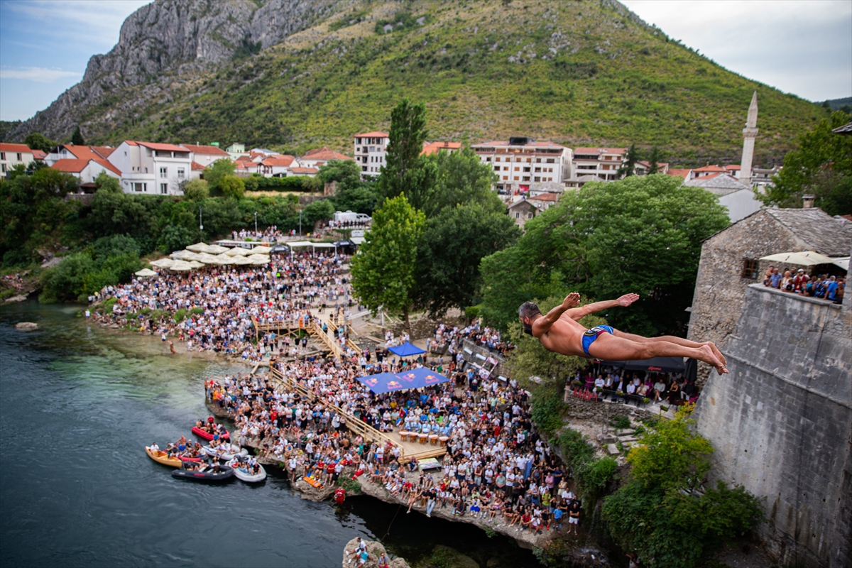 Mostar Köprüsü'nde 460. Geleneksel Atlayışlar Yapıldı