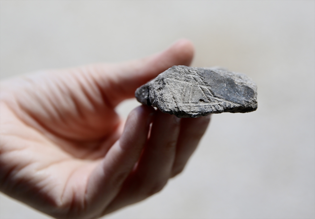 Çaltılar Höyük'teki kazıda bulunan "Melos obsidyeni" denizaşırı ticaretin izlerini ortaya çıkardı