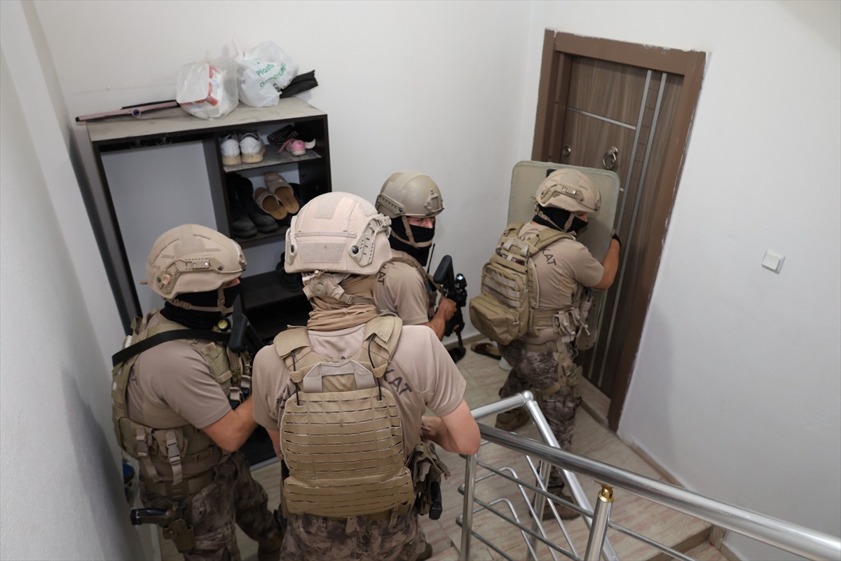 Mersin merkezli 11 ildeki yasa dışı bahis operasyonlarında 52 zanlı tutuklandı