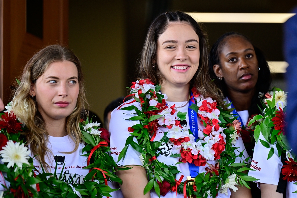 Milletler Ligi şampiyonu A Milli Kadın Voleybol Takımı, yurda döndü