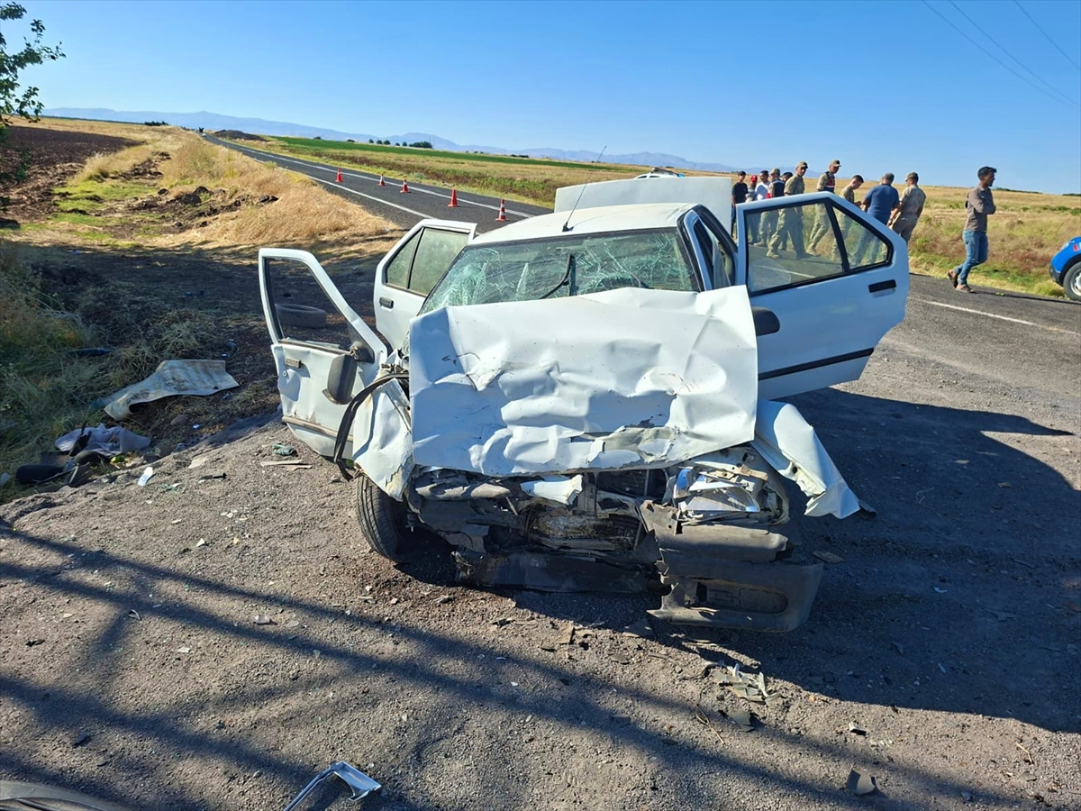Şanlıurfa Siverek'te kaza: 2'si çocuk 6 yaralı