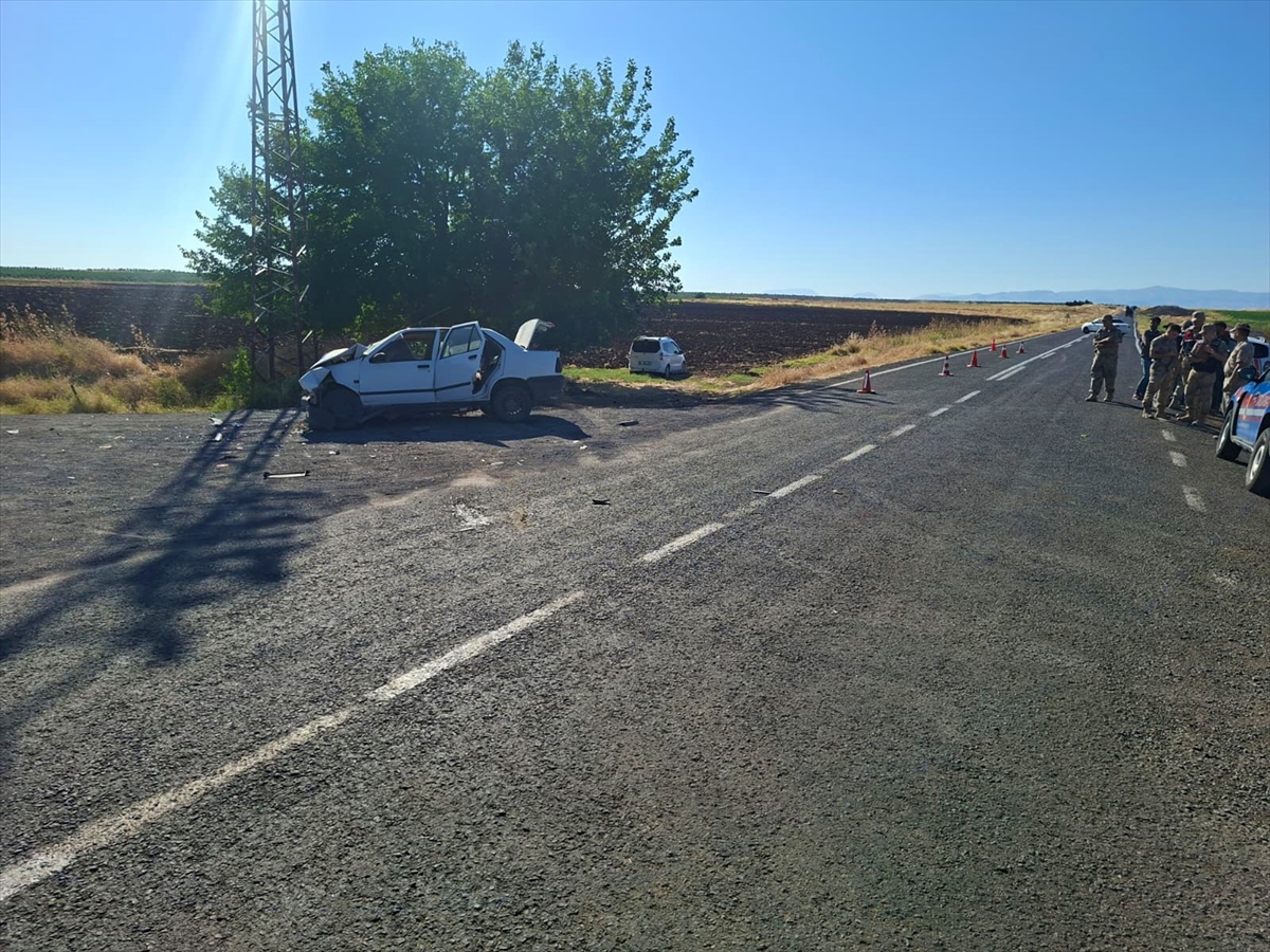 Şanlıurfa Siverek'te kaza: 2'si çocuk 6 yaralı