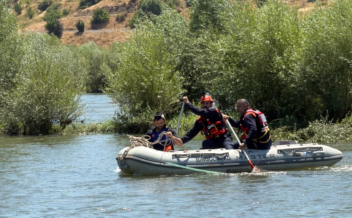 Bingöl'de Murat Nehri'nde mahsur kalan kişi AFAD'ca kurtarıldı