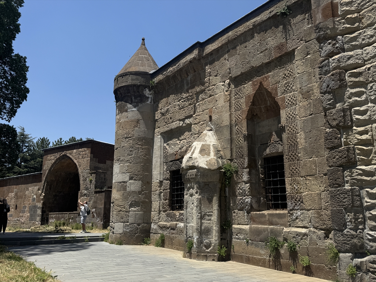 Bitlis: Tarihi ve Doğal Güzelliklerin Buluştuğu Kent