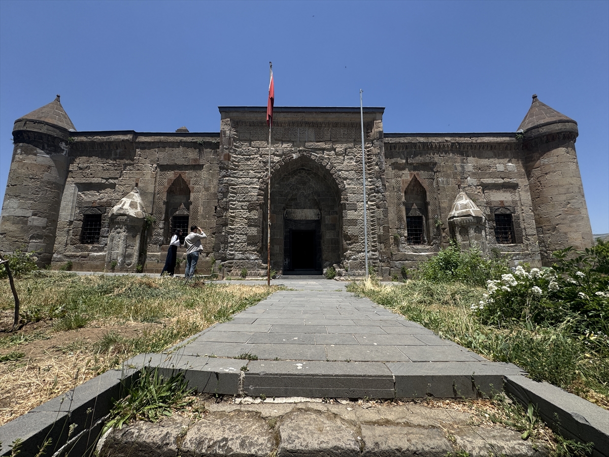 Bitlis: Tarihi ve Doğal Güzelliklerin Buluştuğu Kent
