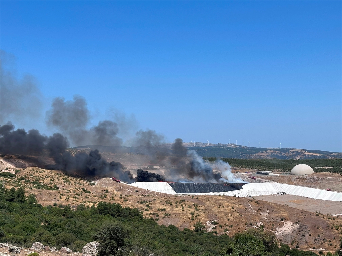 Çanakkale'de Katı Atık Tesisinde Yangın: Ekipler Müdahale Ediyor