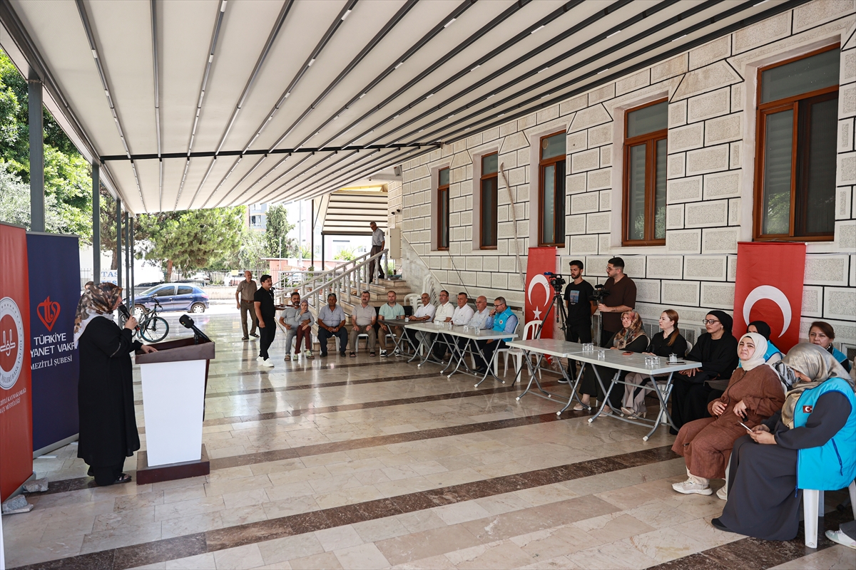 Öksüz Elif Ceren Mersinli'ye gönüllü annelerden çeyiz desteği