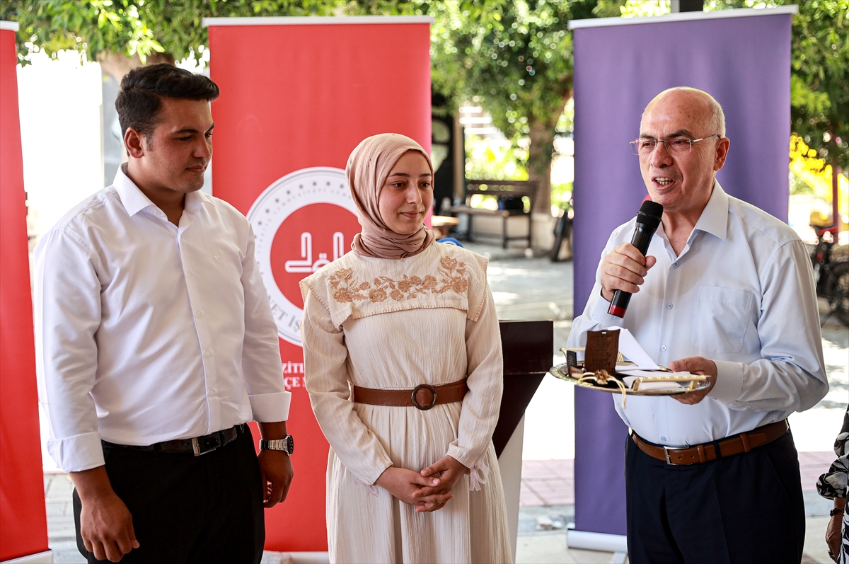 Öksüz Elif Ceren Mersinli'ye gönüllü annelerden çeyiz desteği